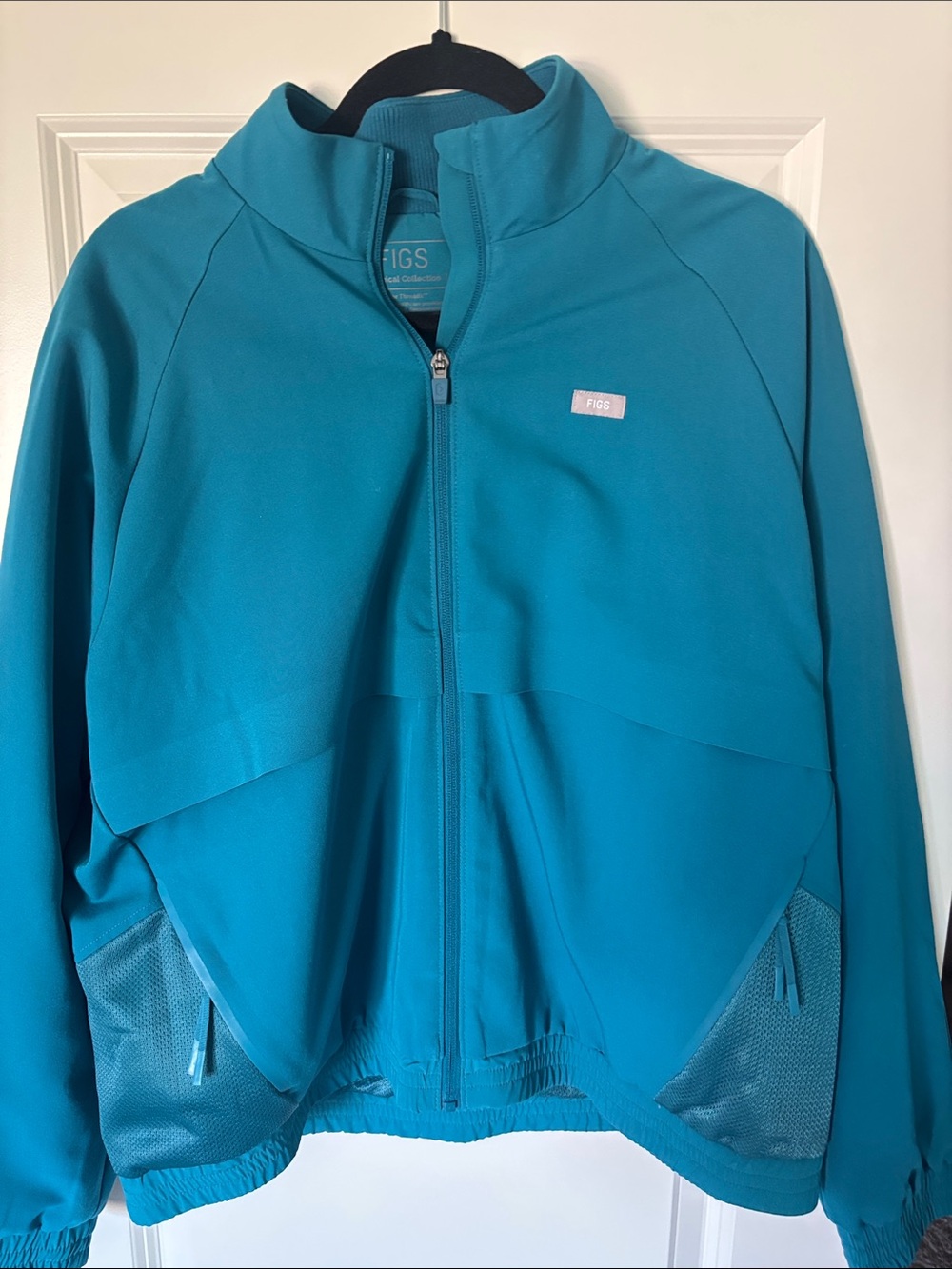 Never Worn FIGS Teal Full-Zip Performance Jacket